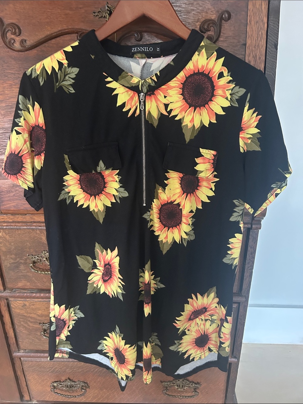 Zennilo Black Sunflower Zip-Front Tunic Top 1X